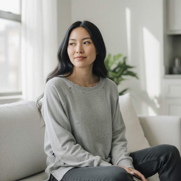 Honey Punch Gray Distressed Sweatshirt Size L - Picture 8 of 17